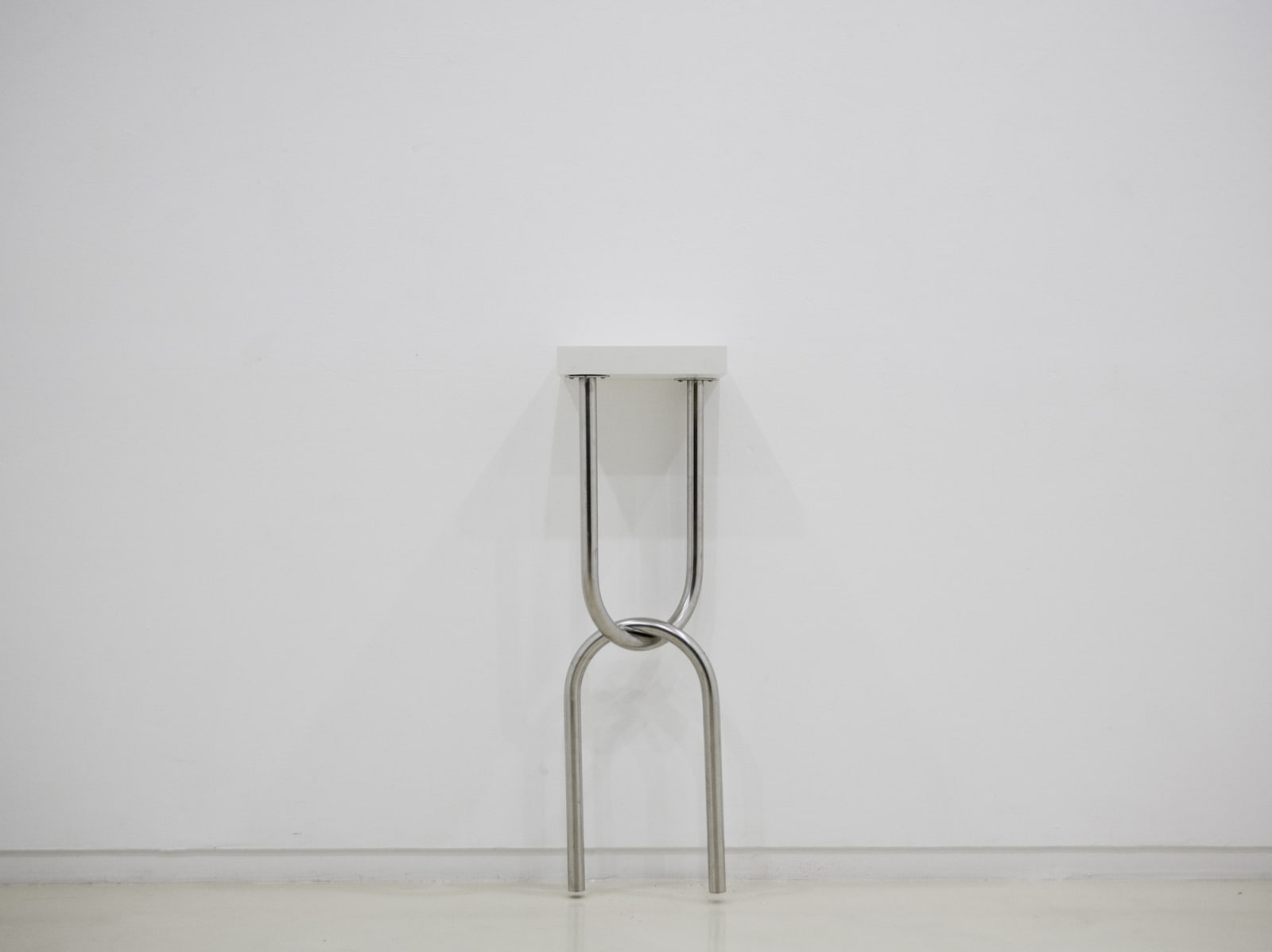 Handrail, 2013, 스테인리스 파이프, 나무, 가변설치