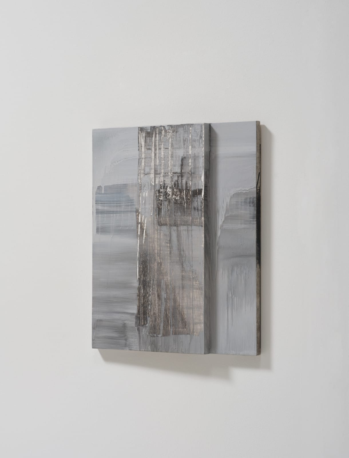 Near Distance 04, 2022, oil on wood panel, 45.5 x 38 x 3.5 cm