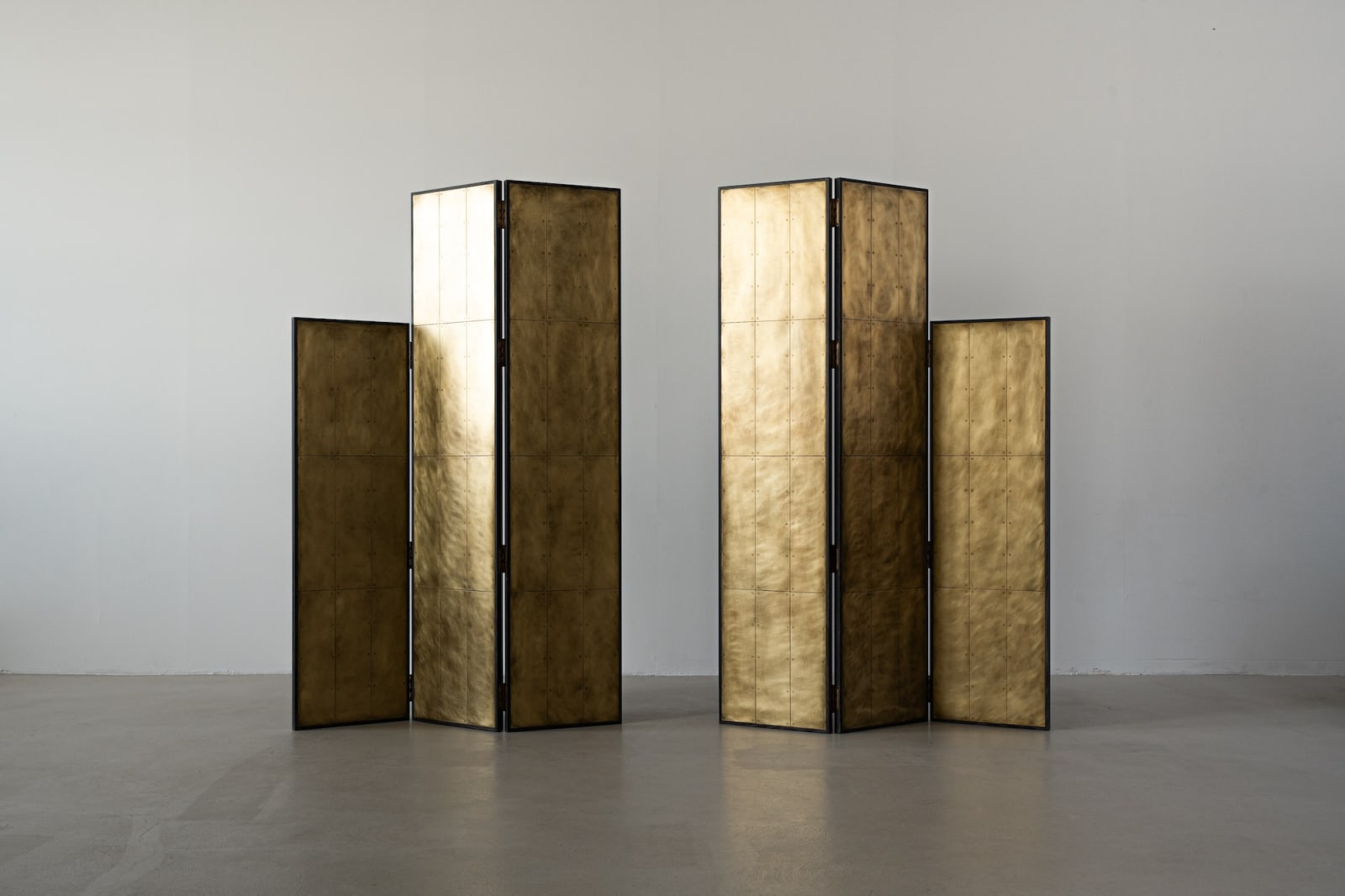 Layered Steel, 2024, oxidized brass, solid oak, 168 x 96 x 4 cm. Courtesy of San Choi