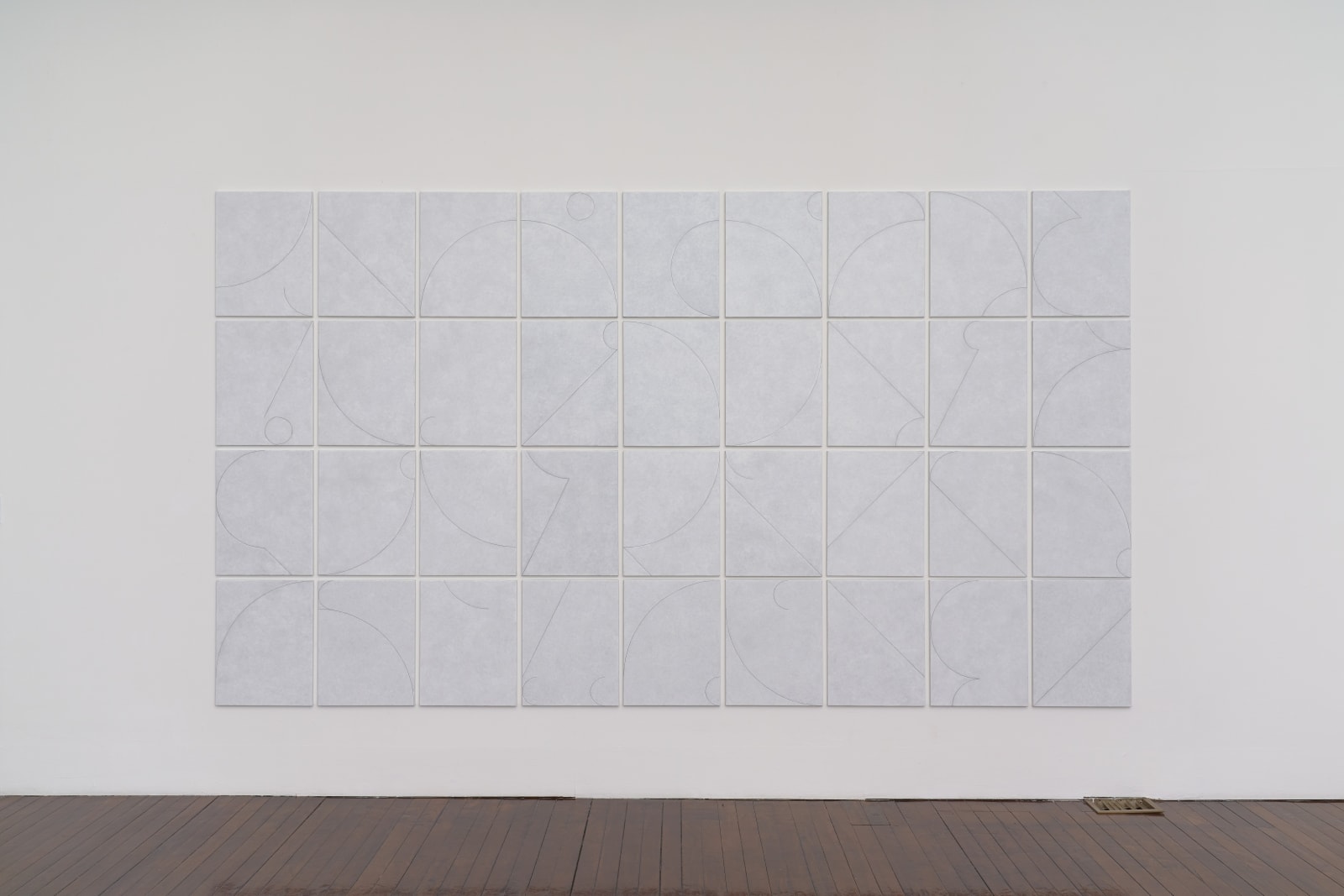 각자의 길을 가다, 2019, oil on canvas, pencil, 53 x 41 cm each, 36 pieces