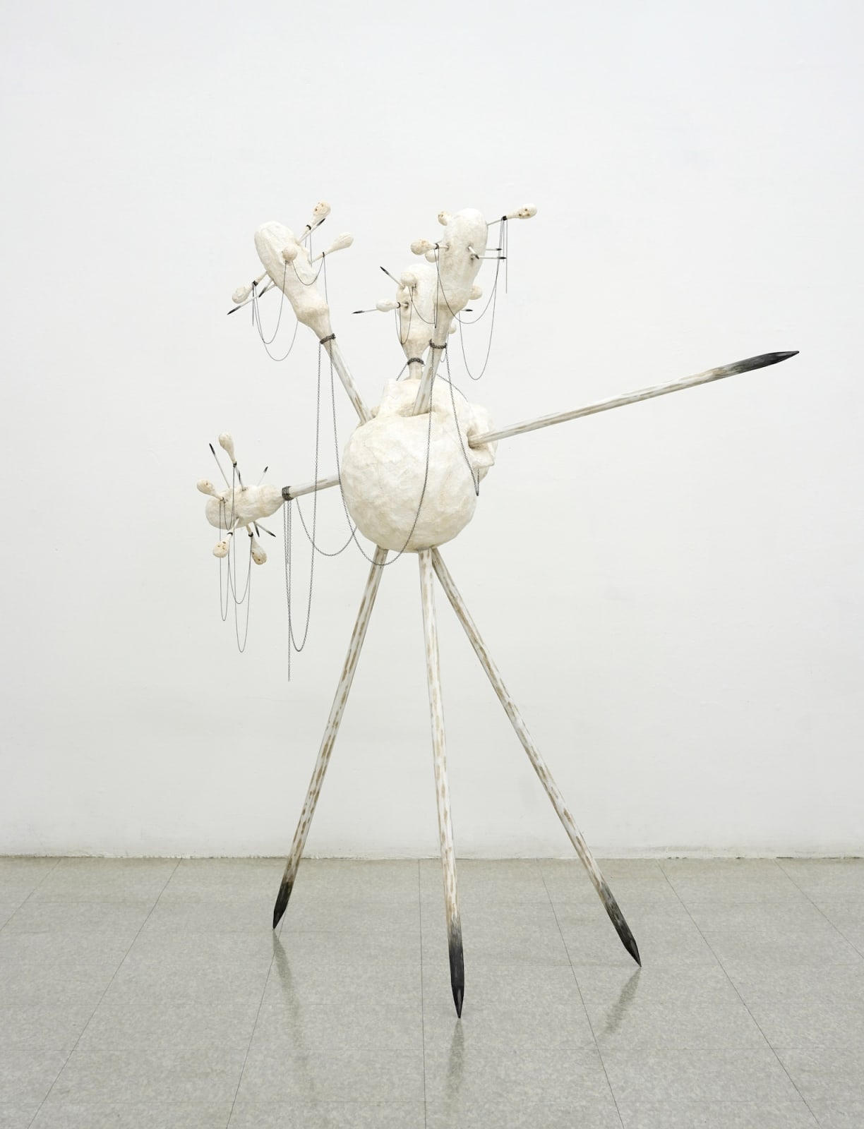 Familiar Conflict, 2016, wood, plaster, plaster bandage, chain, acrylic color, 155 x 140 x 55 cm