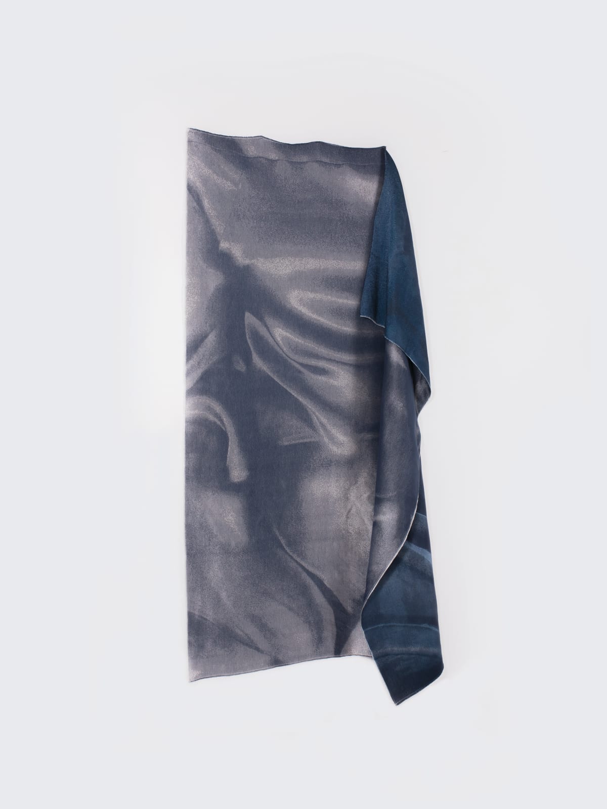 ROSANNA LEFEUVRE, La Robe De Satin Bleu (The Blue Satin Dress), 2018