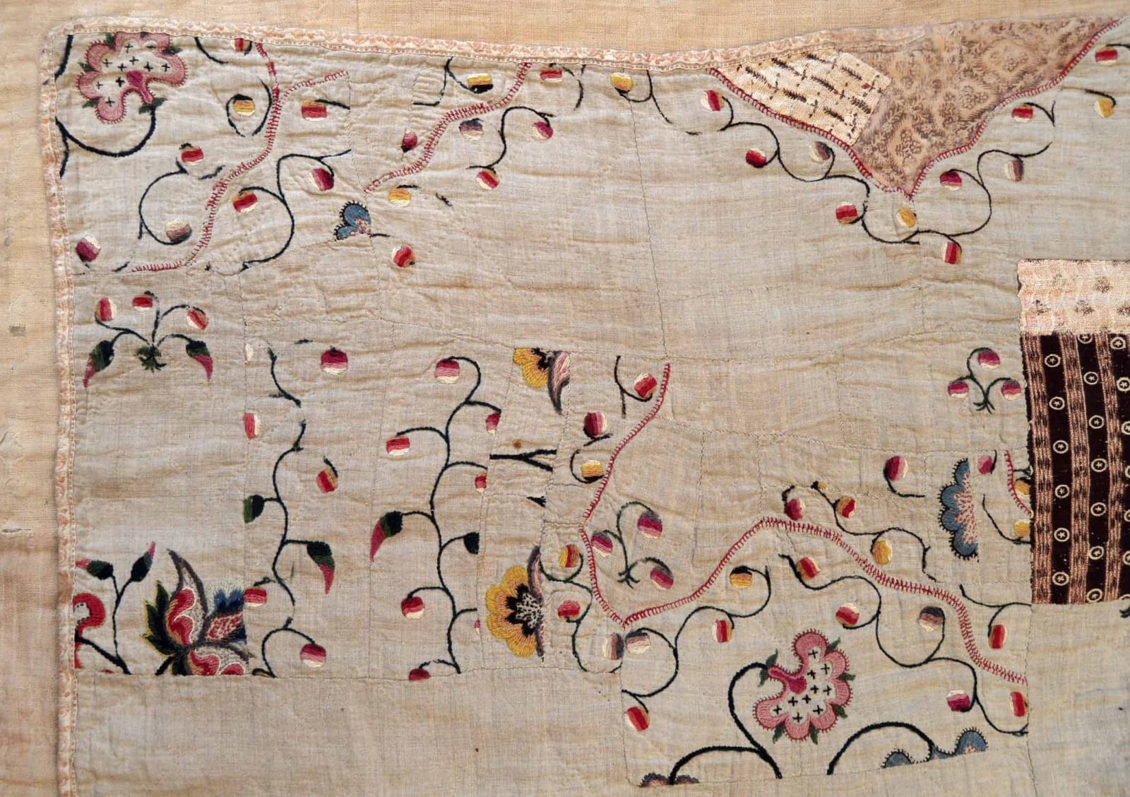 American (probably Connecticut), Quilt of crewelwork, cotton, and wool, ca. 1775–1800