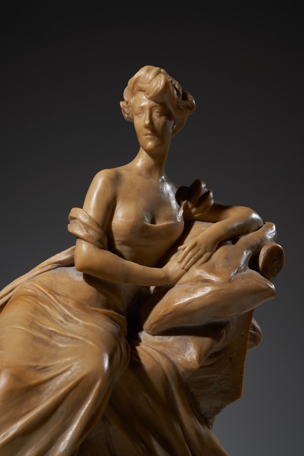 Georges Van der Straeten, Portrait of an elegant woman on a chaise longue