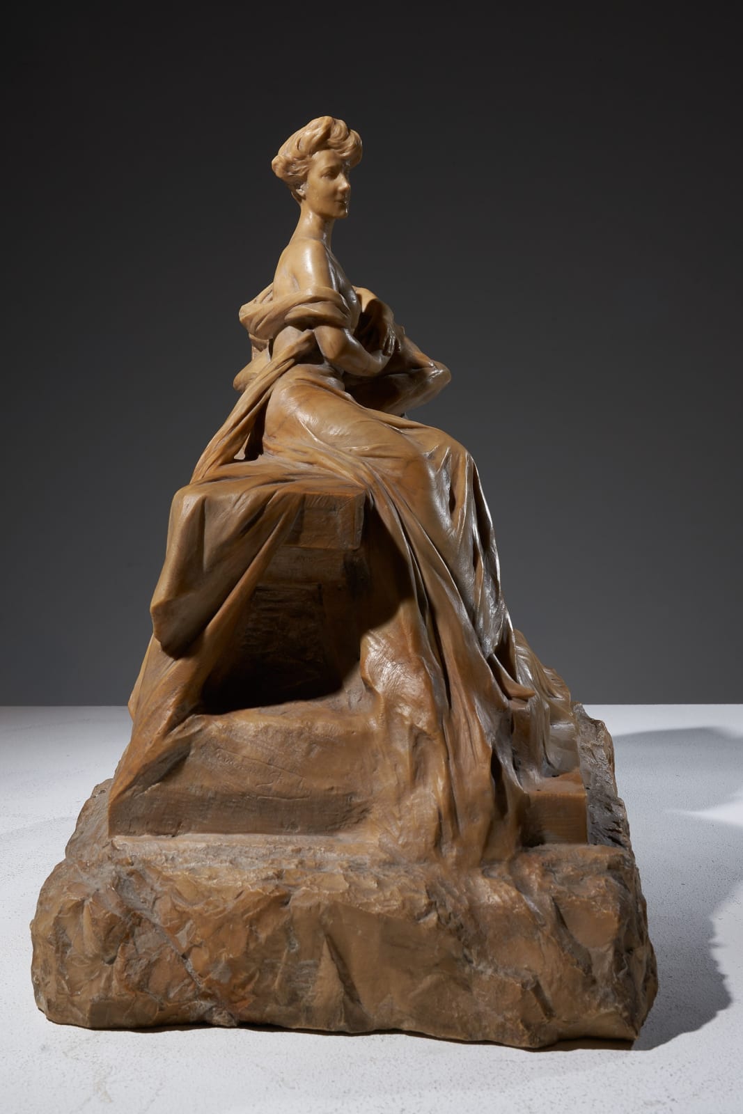 Georges Van der Straeten, Portrait of an elegant woman on a chaise longue