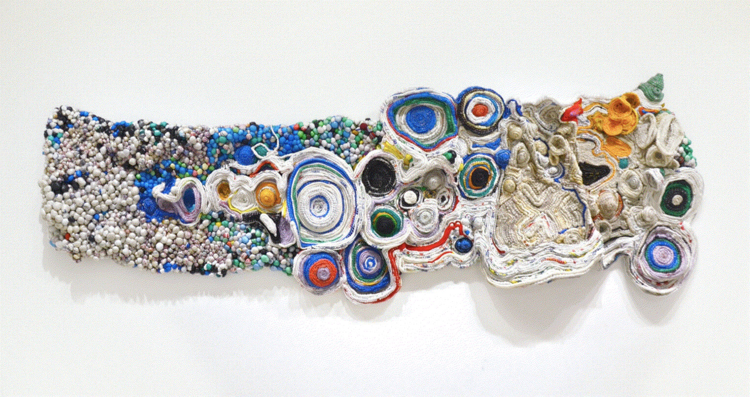 Ifeoma U. Anyaeji Eze Fuo eze anochie, (When a king leaves another replaces him – no condition is permanent) 2013 (edited 2015, 2019, 2021/2022) Plasto-yarning, Repurposed used non-biodegradable plastic bags (Plasto-yarns) bottles, wire mesh, twine, Bubblies 420 × 150 × 24 cm