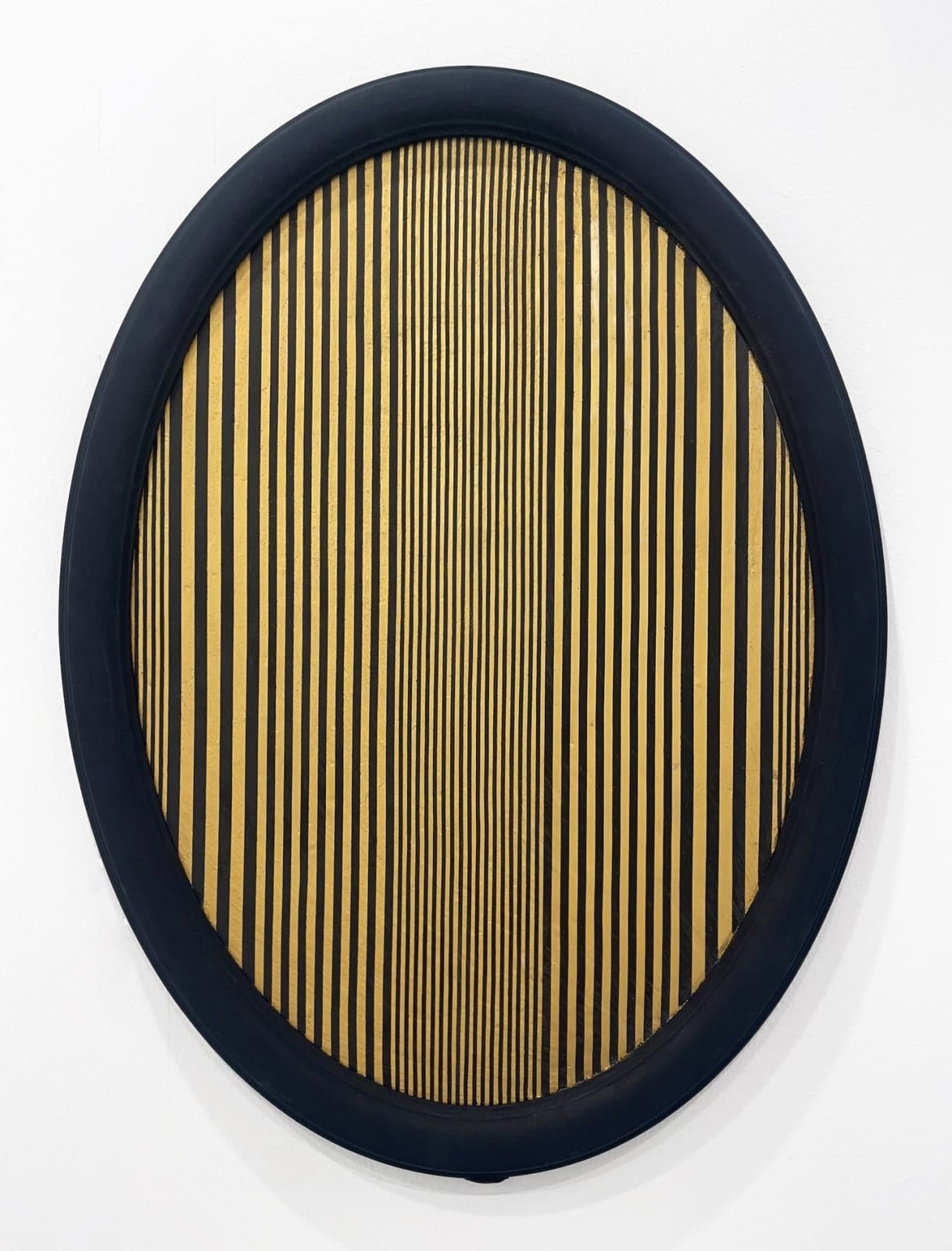 Elio Marchegiani Grammature d’oro K 24 – supporto lavagna ovale n.10 1979 Mixed media 79 × 59 cm