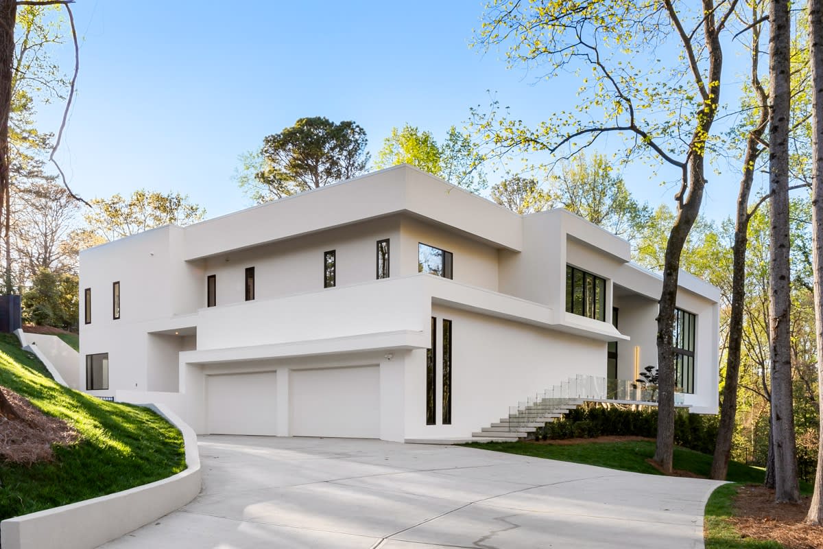 Exterior of a luxury modern home in Atlanta, GA.