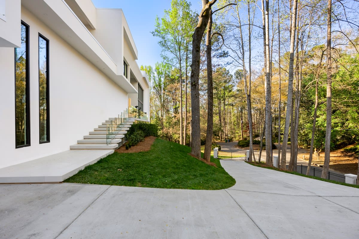 Exterior of a luxury modern home in Atlanta, GA.