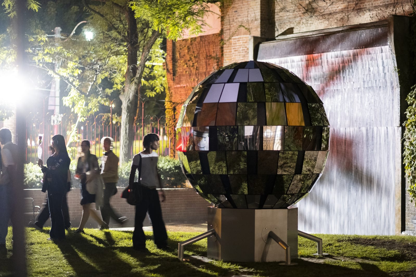 Ryan Van Der Hout, To Reflect Everything :: Toronto Sculpture Garden, 2023