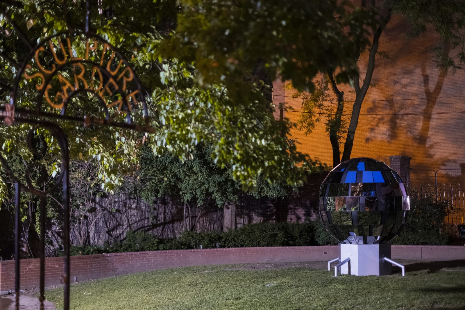 Ryan Van Der Hout, To Reflect Everything :: Toronto Sculpture Garden, 2023