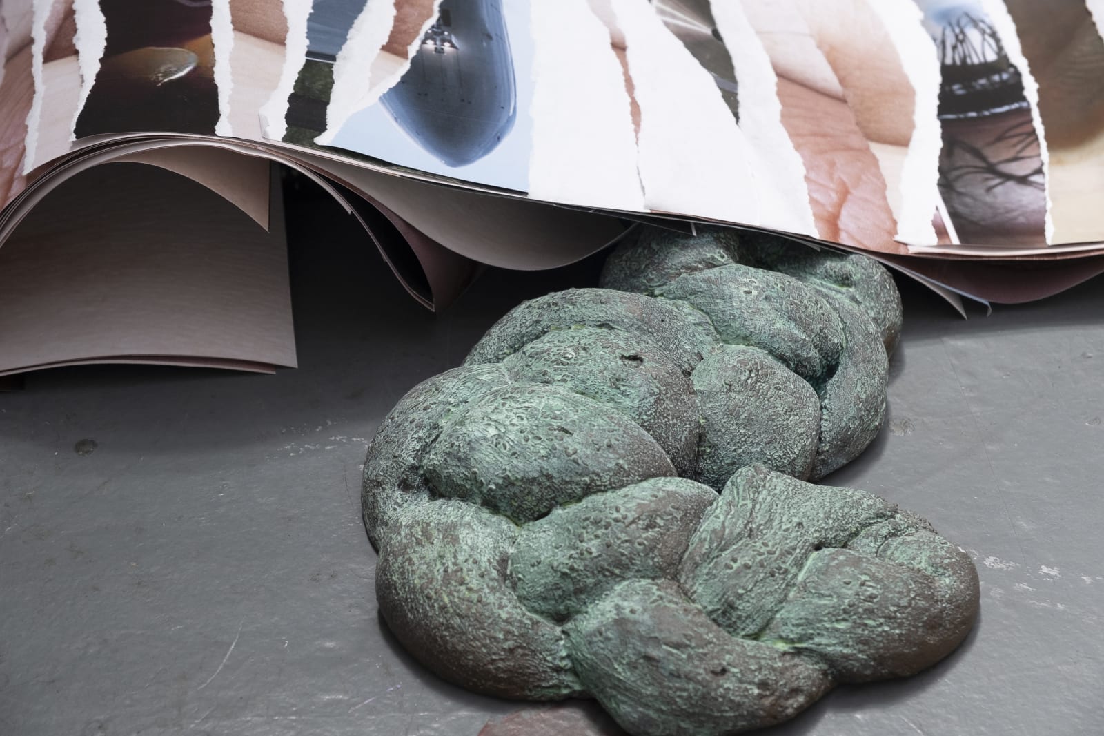 Ryan Van Der Hout, Body Scrolls, 2023