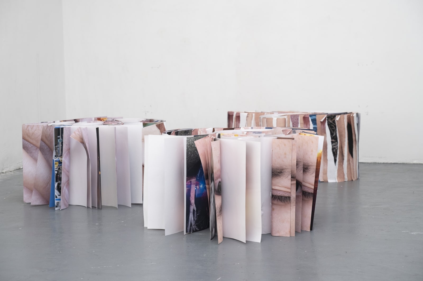 Ryan Van Der Hout, Body Scrolls, 2023