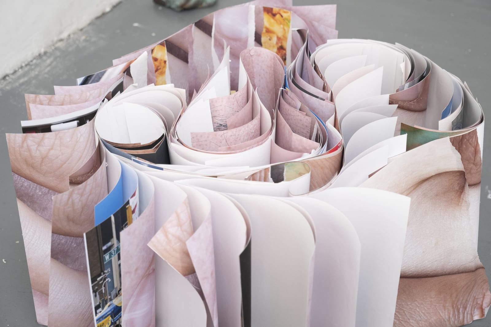 Ryan Van Der Hout, Body Scrolls, 2023