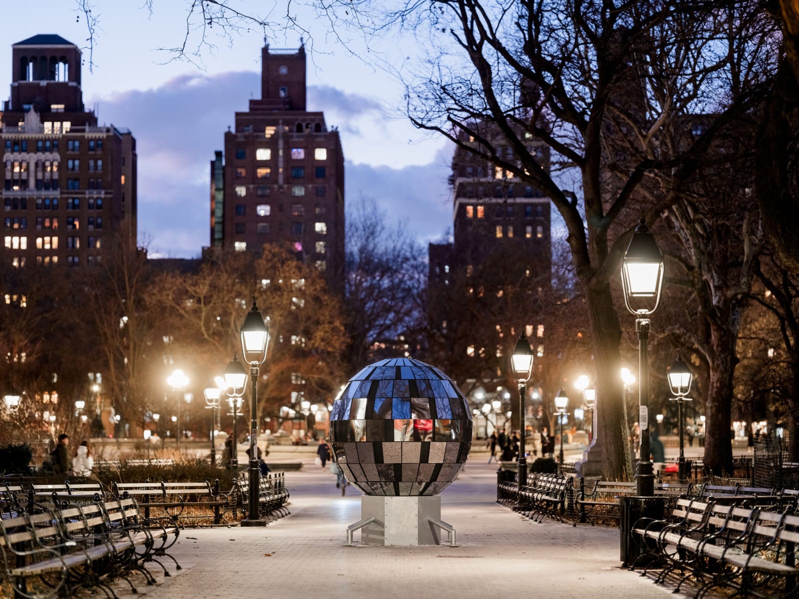 Ryan Van Der Hout, To Reflect Everything :: Washington Sq. Park, 2025
