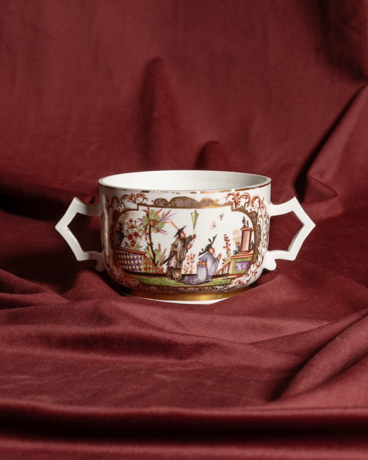 Johann Gregorius Höroldt, Tazza Johann Gregorius Höroldt, XVIII Secolo