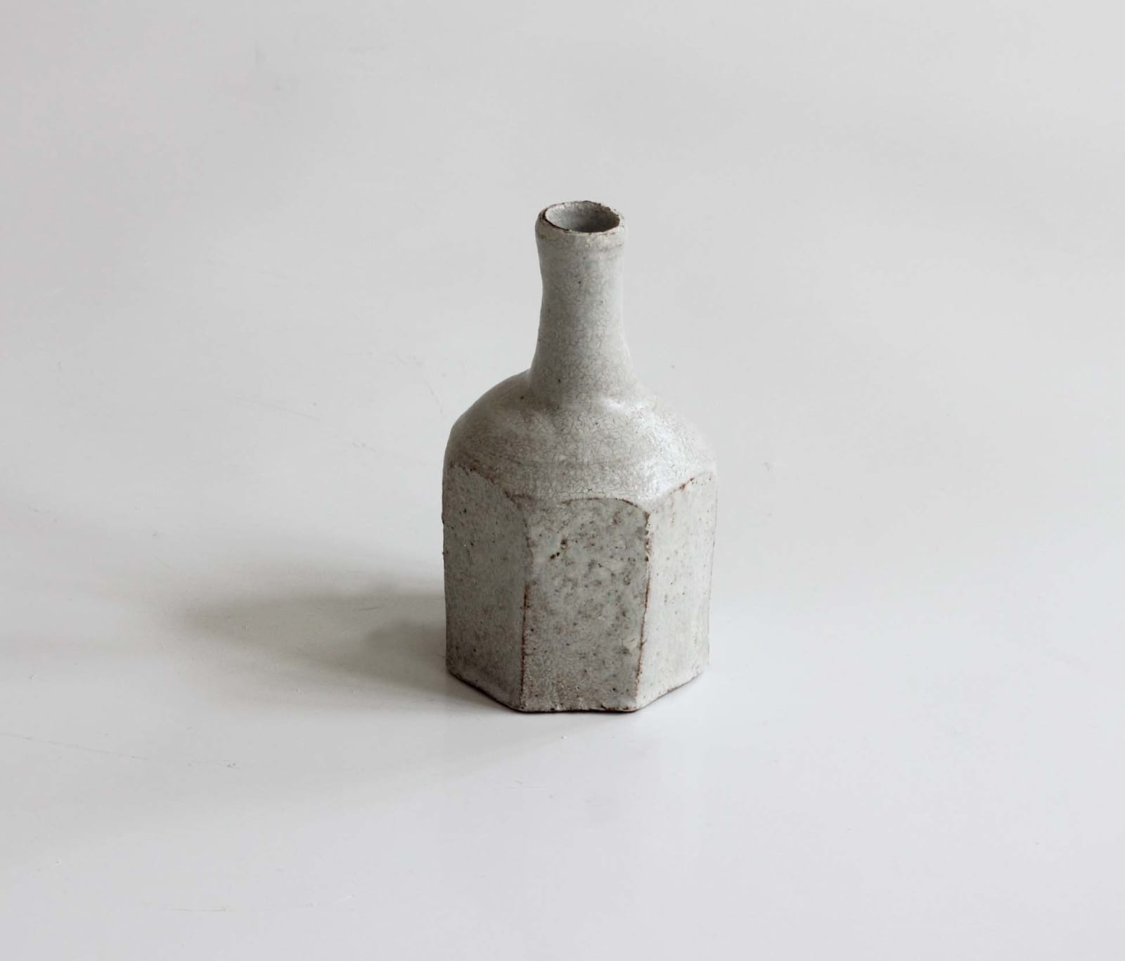 Akiko Hirai, 1a. Still Life Bottle white Short