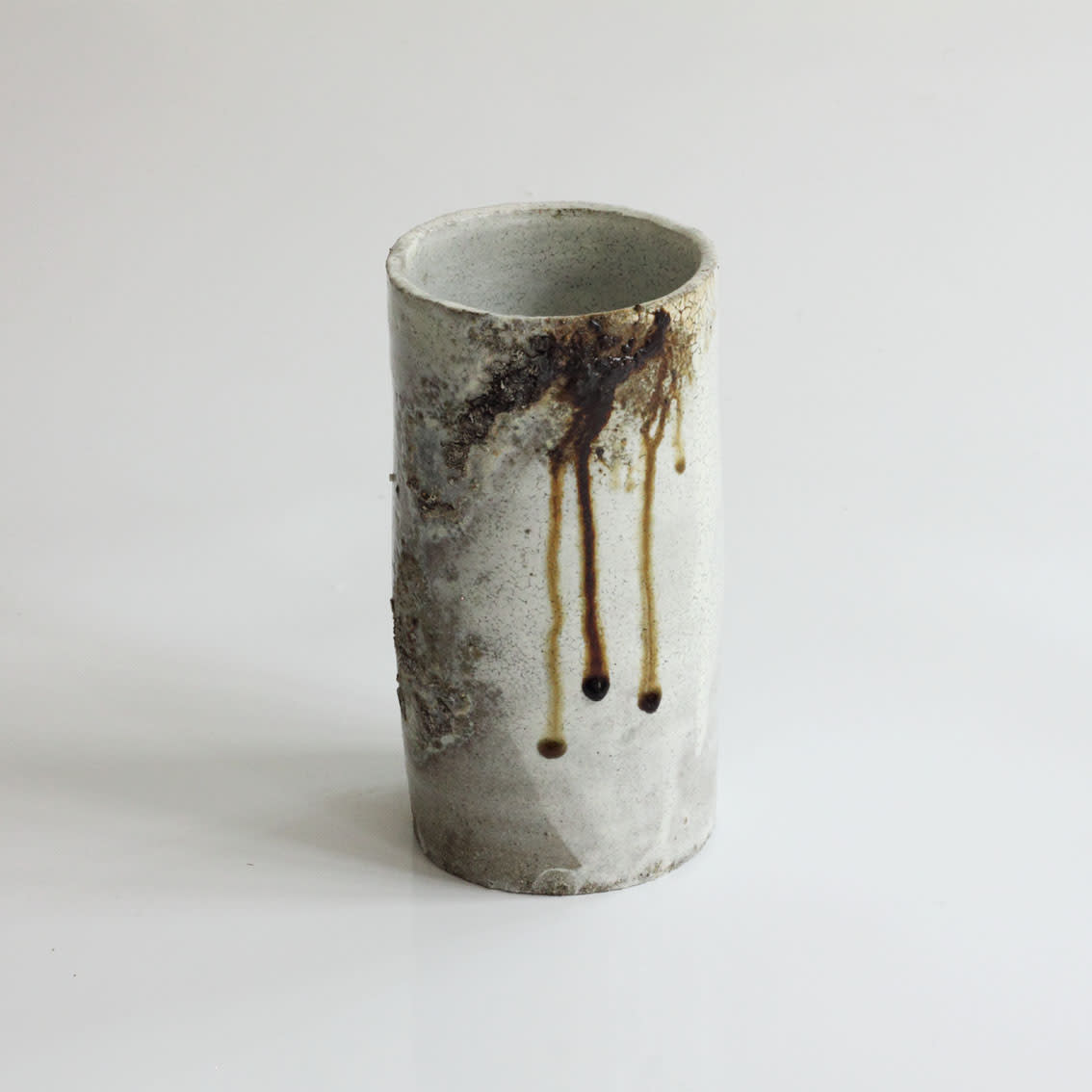 Akiko Hirai, 100. Kohiki Vase with Wood Ash Plain