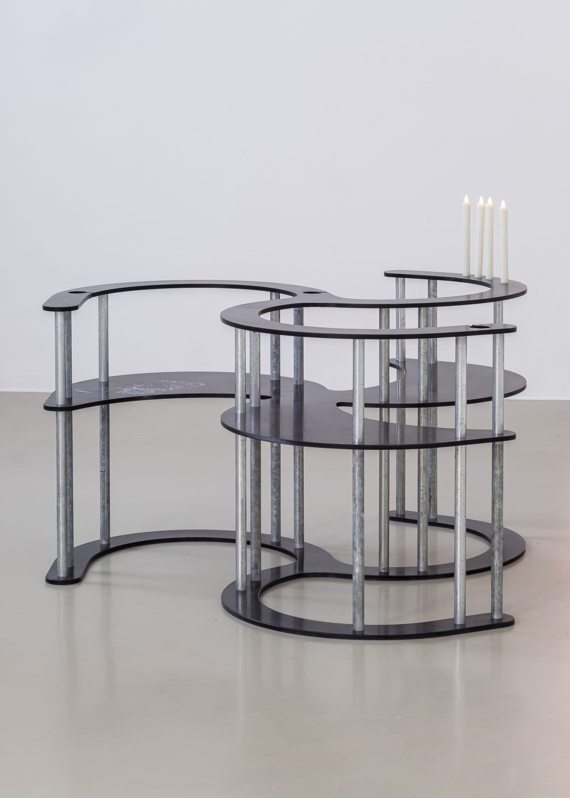 Lena Marie Emrich, Menage a trois, 2024