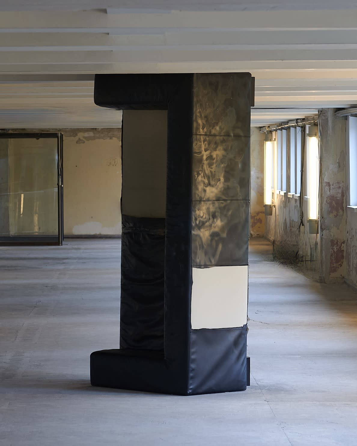 Richie Culver, Couch II, 2025