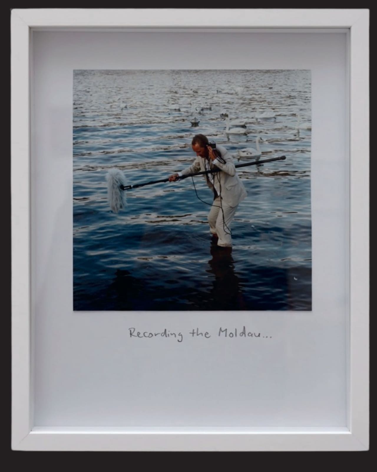 Christian Jankowski, Playing the Spree to the Moldau and Vice Versa , 2018