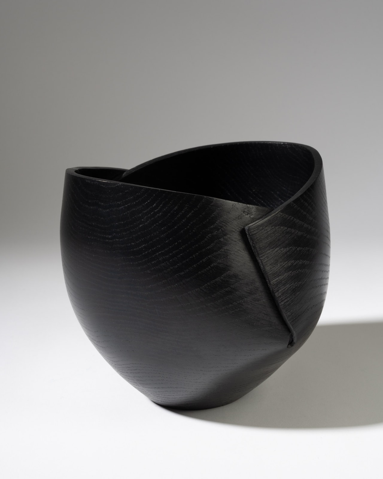 Alan Meredith, Dearcán Dubh, 2024