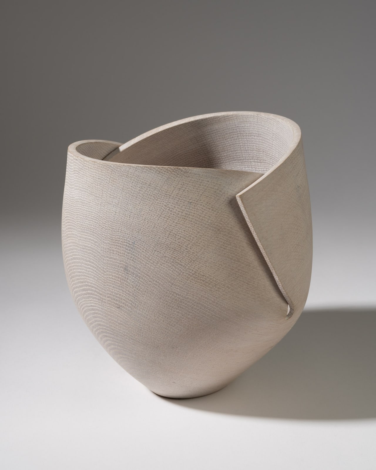 Alan Meredith, Dearcán Bán, 2024