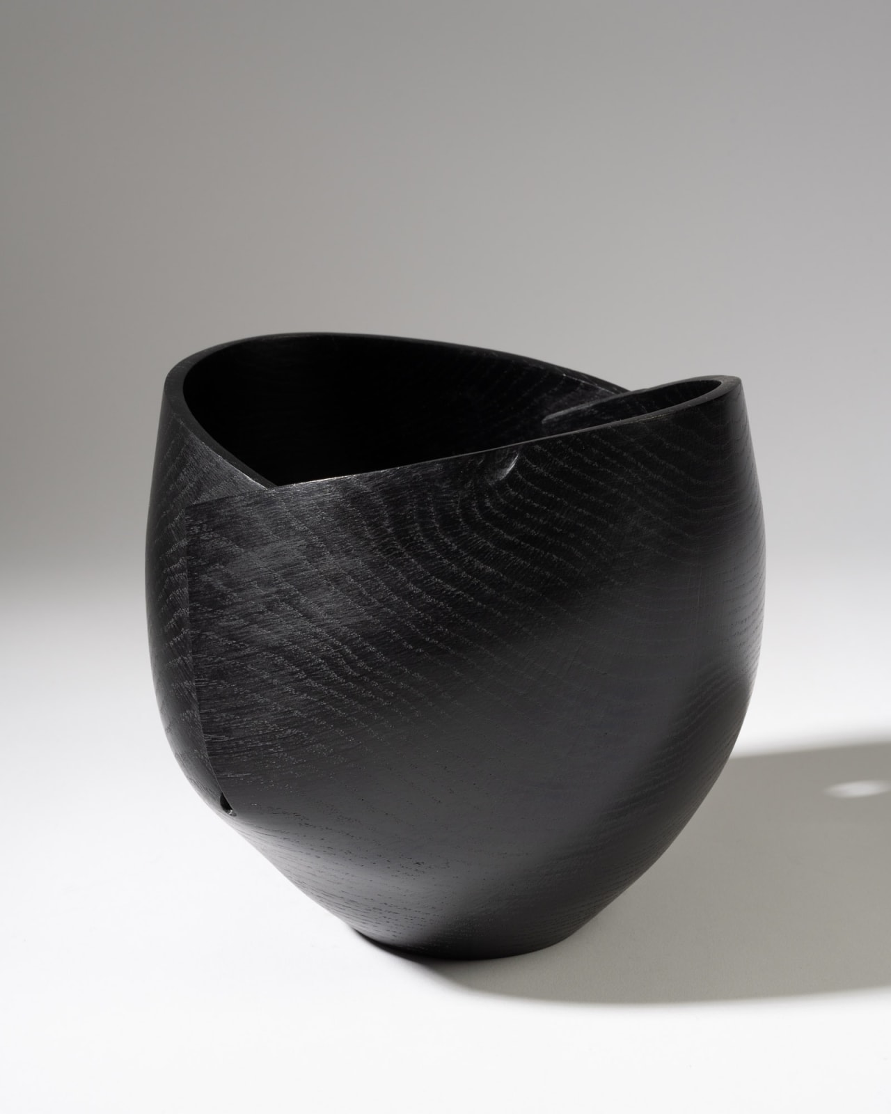 Alan Meredith, Dearcán Dubh, 2024