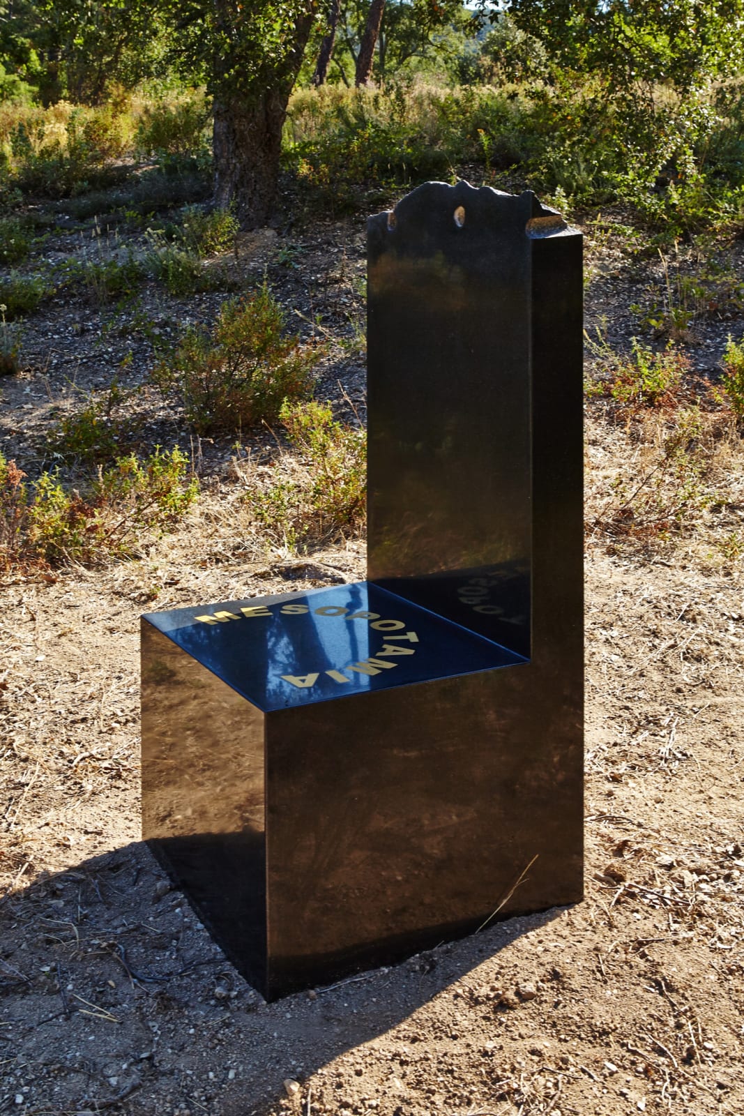 Anne et Patrick Poirier, Trône Mesopotamia, 2015