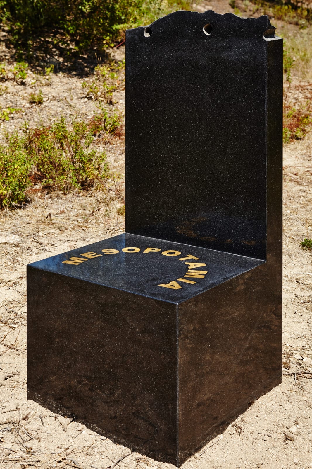 Anne et Patrick Poirier, Trône Mesopotamia, 2015