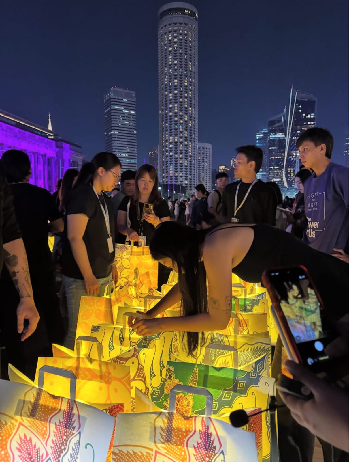 Michael Lin, Gathering on the Lawn, 2026, National Gallery Singapore. Courtesy of the National Gallery Singapore.