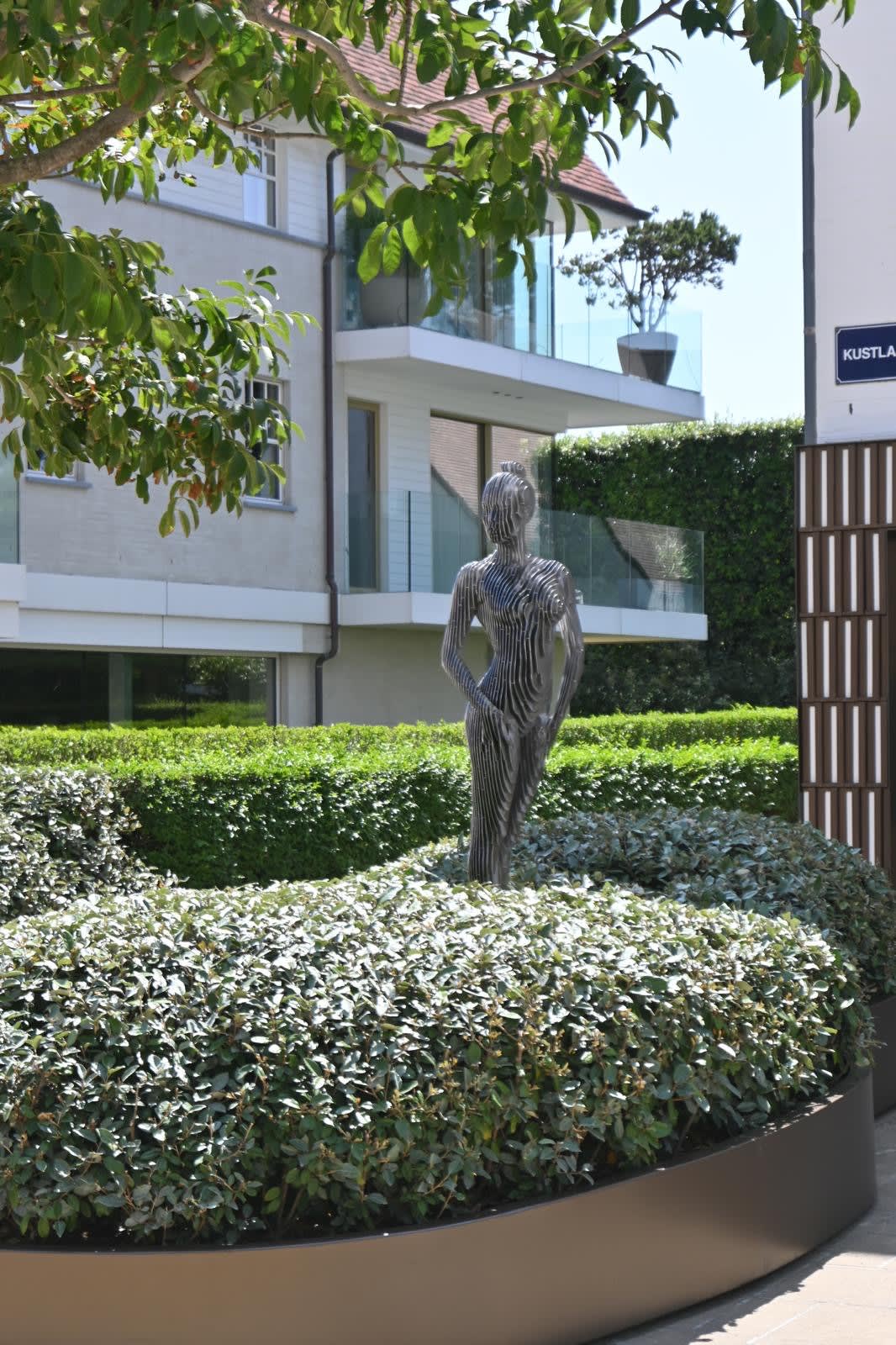 Julian Voss-Andreae, Irazu - Life size, 2025