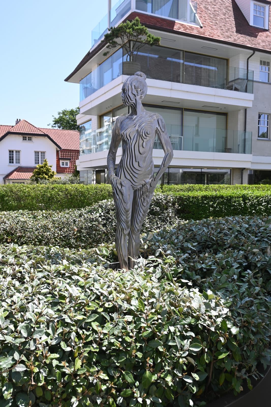 Julian Voss-Andreae, Irazu - Life size, 2025