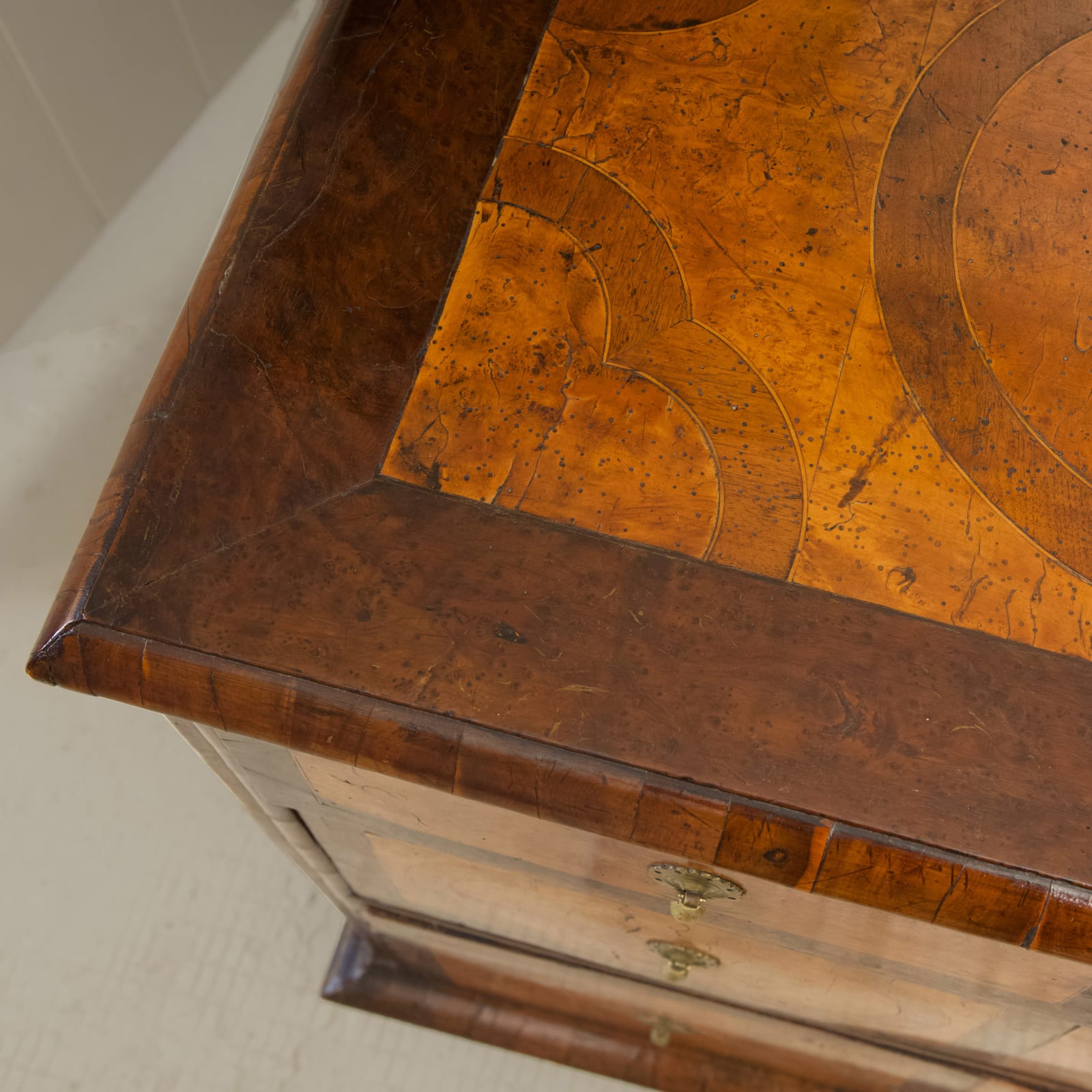 WILLIAM & MARY YEW AND MAPLE CHEST OF DRAWERS