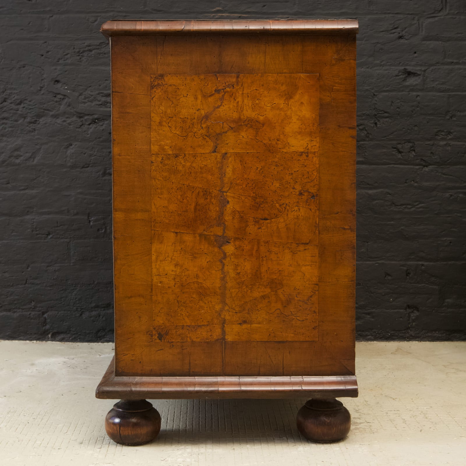 WILLIAM & MARY YEW AND MAPLE CHEST OF DRAWERS