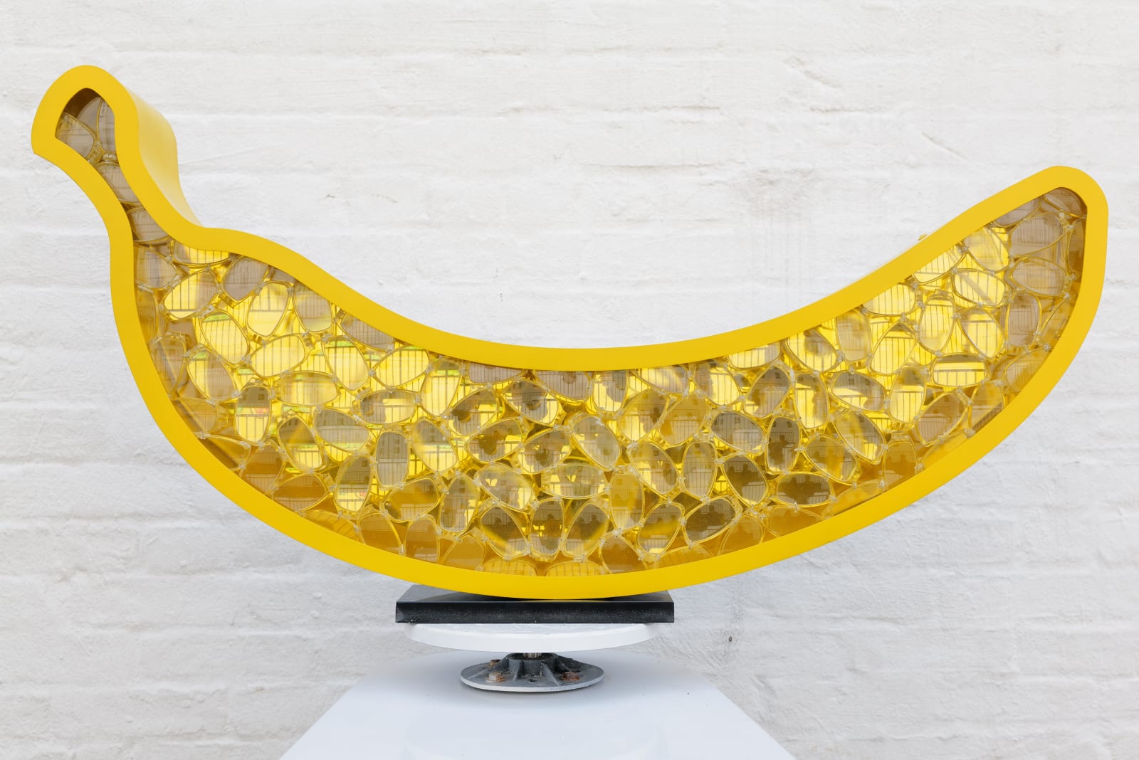 David Datuna, Hungry Artist, 2021