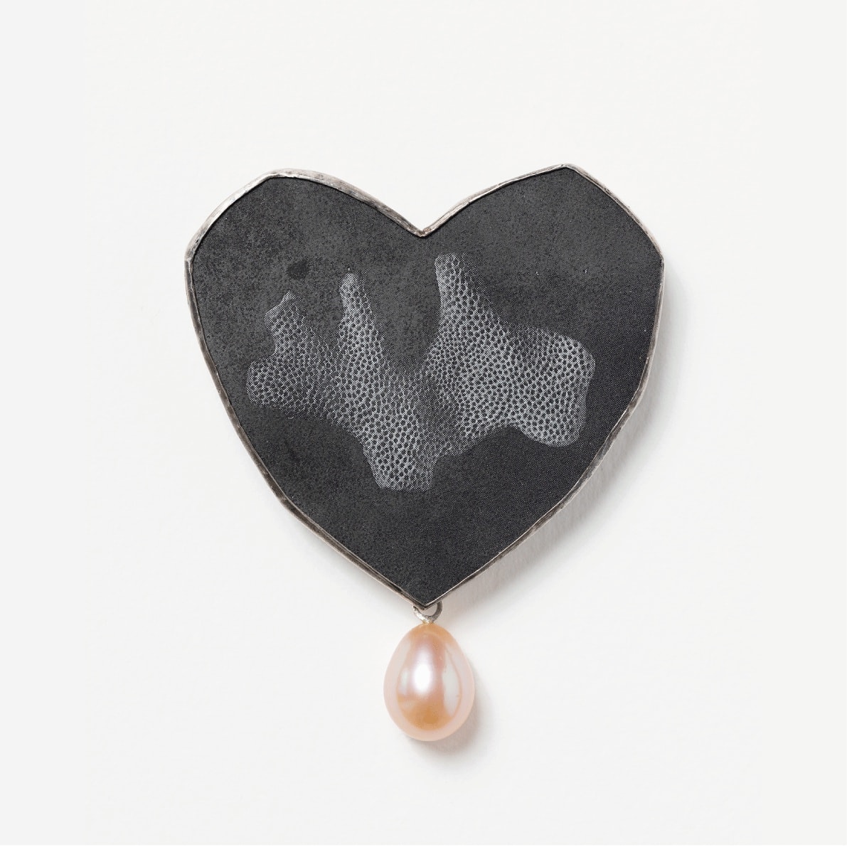 Bettina Speckner, UNTITLED (BROOCH), 2023