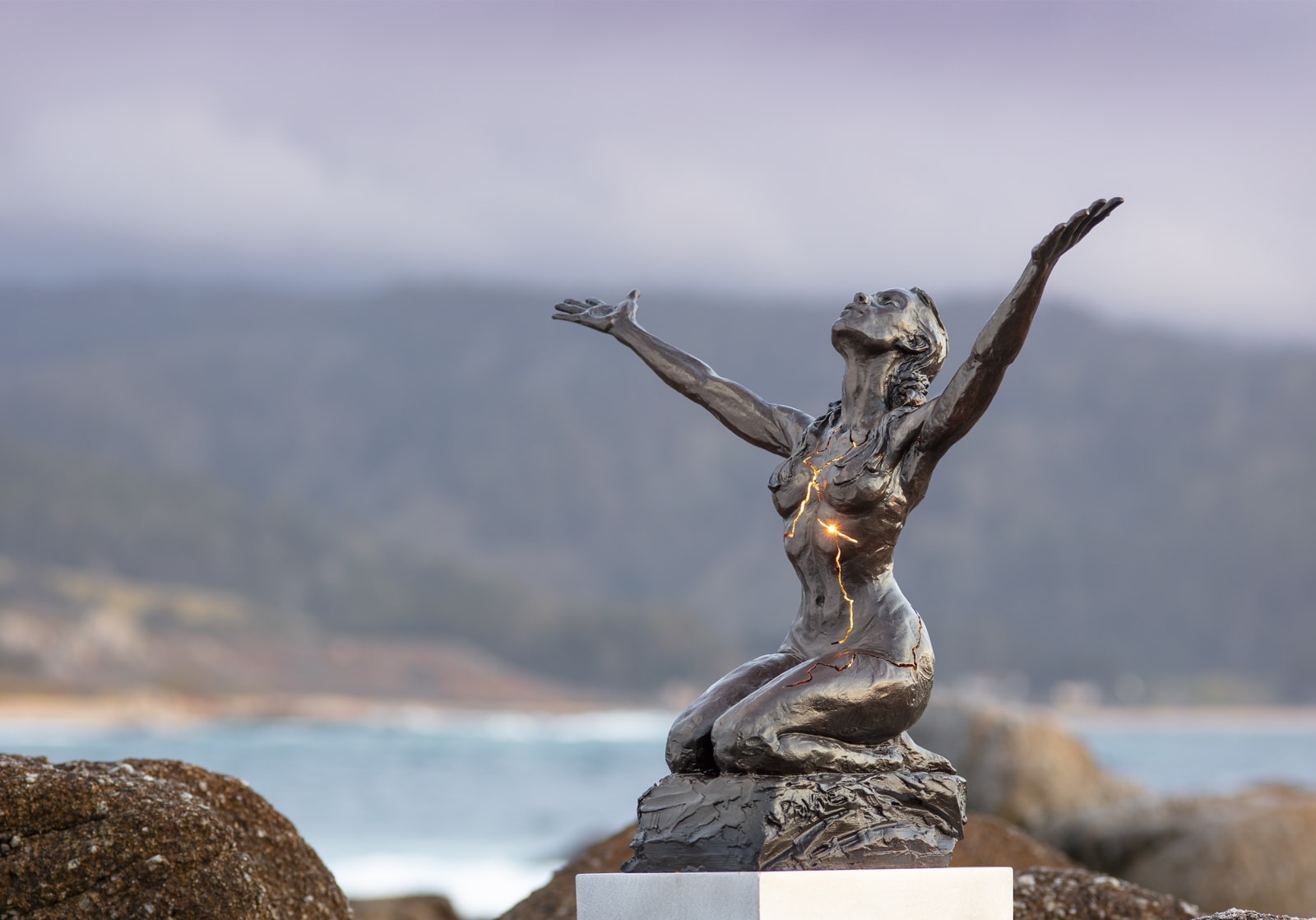 Reception, Bronze, Metamorphosis, Female, Lighted, Electricity