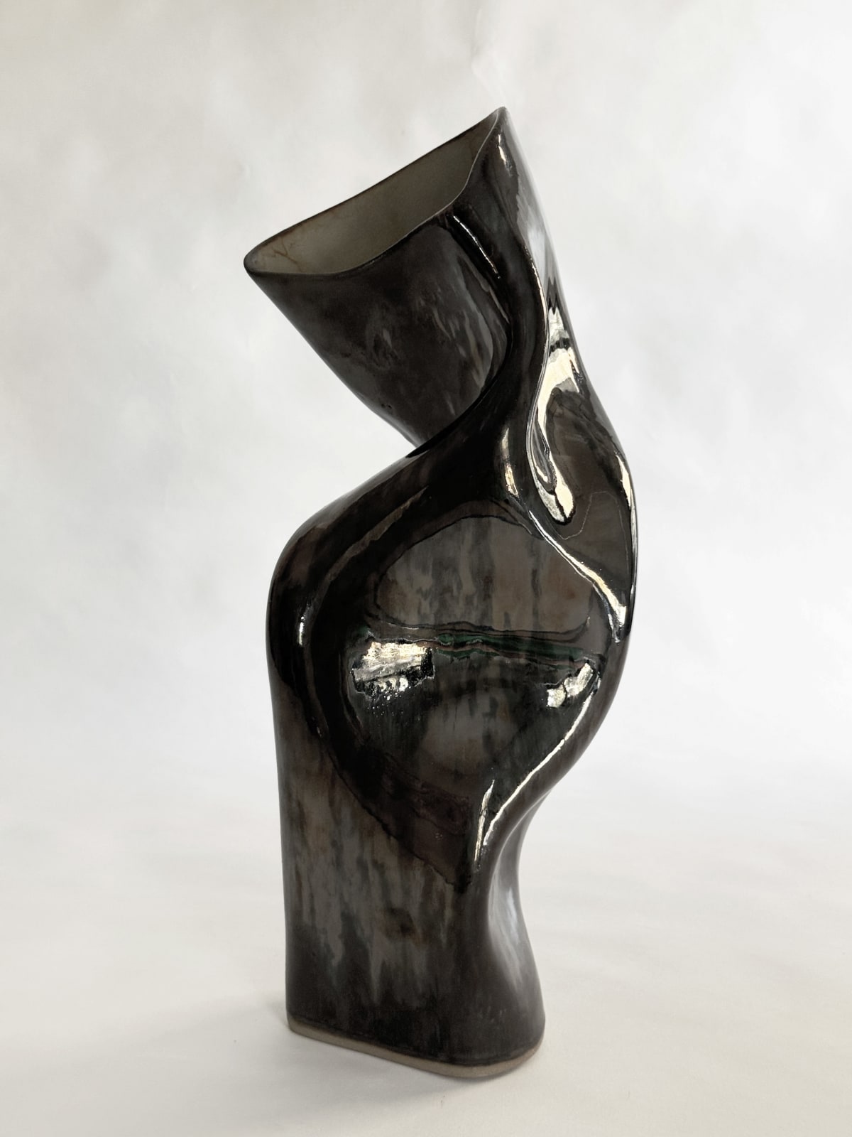 Hillary Cumberworth, Morphing, 2025