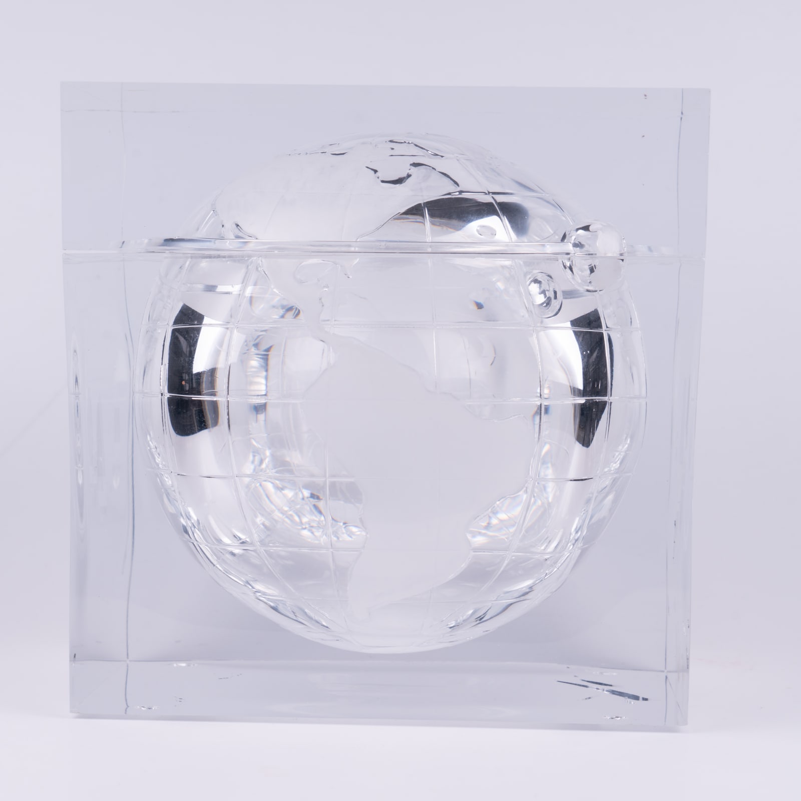 Alessandro Albrizzi, A 'World Globe' ice bucket