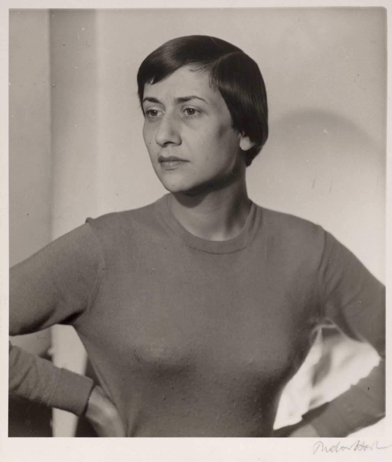 Edith Tudor-Hart (1908-1978) Elisabeth Tomalin c.1950s Photograph 17.7 x 19.9 cm Ben Uri Collection © Edith Tudor-Hart estate To see and discover more about this artist click here