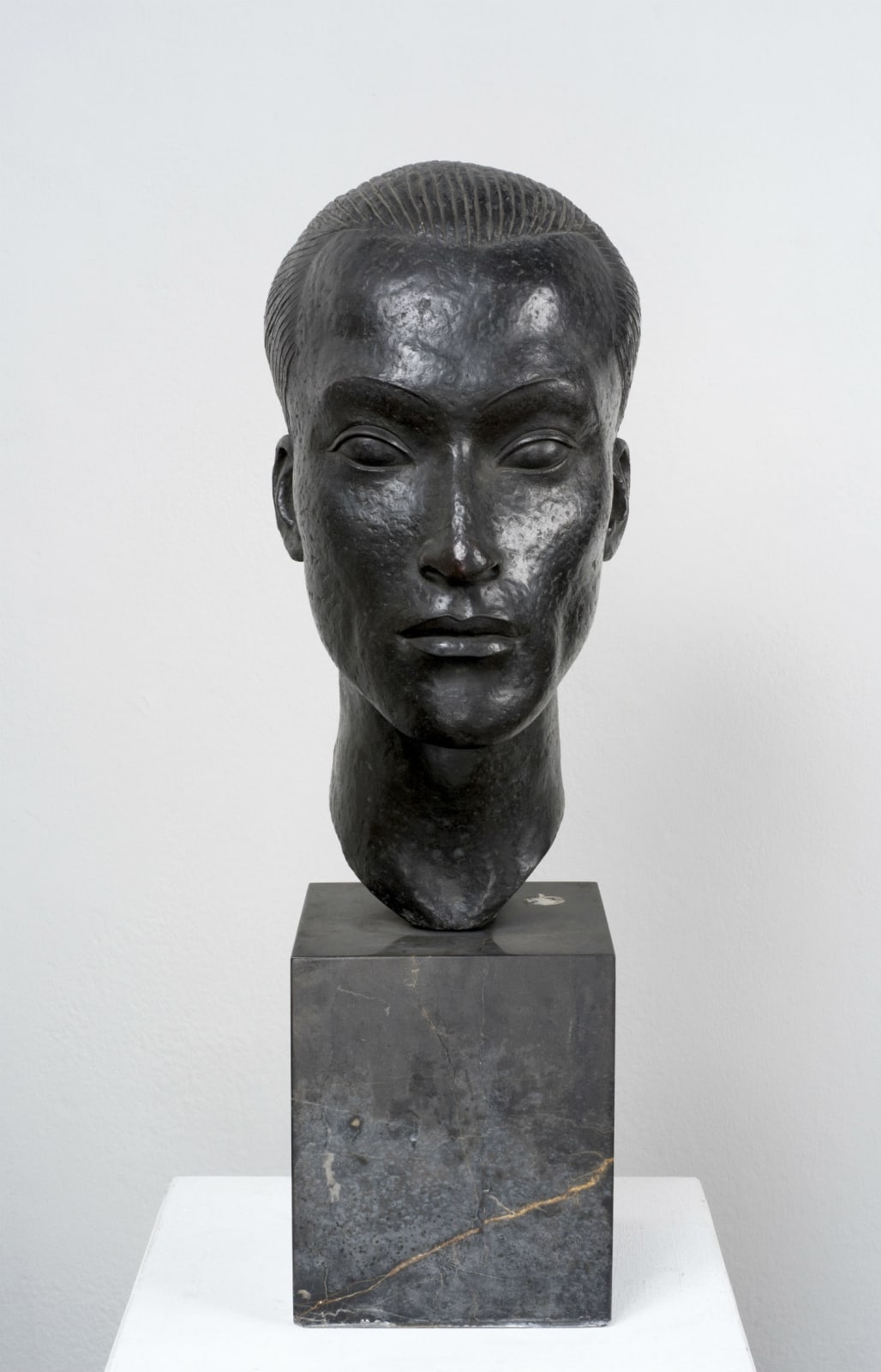 Elsa Fraenkel (1892-1975) Head of Chungsen Chou 1928 Bronze 36 x 20.5 x 55 cm Ben Uri Collection © Elsa Fraenkel estate To see and discover more about this artist click here