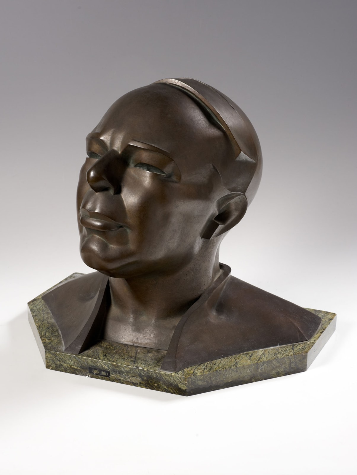 Zeev Ben Zvi (1904-1952) The Rt Hon. Leslie Hore Belisha 1937-39 Bronze on marble base 44.5 x 31 x 40 cm Ben Uri Collection © Zeev Ben Zvi estate To see and discover more about this artist click here