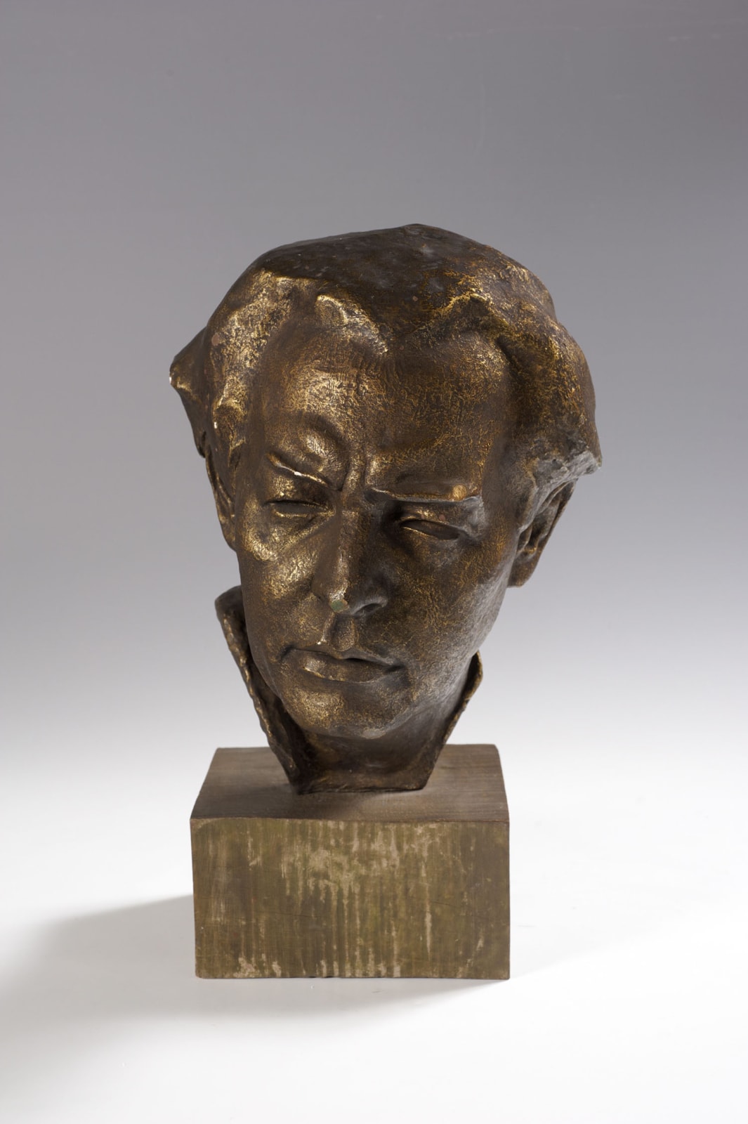 Max Sokol (1895-1973) Head of Joseph Leftwich n.d. Plaster 43 x 23.5 x 24 cm Ben Uri Collection © Max Sokol estate To see and discover more about this artist click here