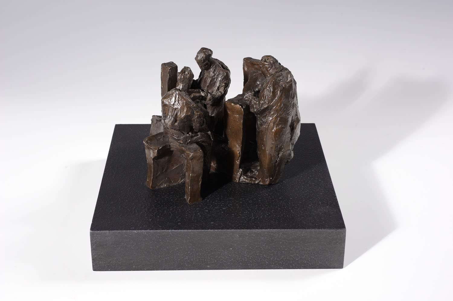Ghisha Koenig (1921-1993) Compositors VI 1961 Bronze on wooden base 20 x 26.7 x 26.7 cm Ben Uri Collection © Ghisha Koenig estate To see and discover more about this artist click here