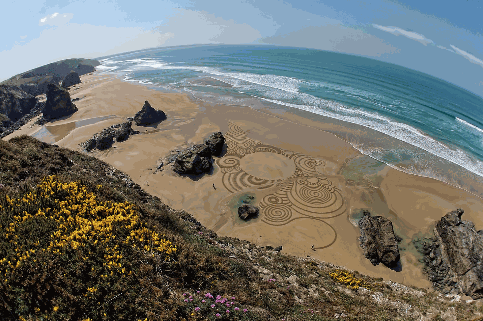 Public drawings in public spaces North coast Cornwall, 2016 Rake. 18,337 steps 0.45m tide
