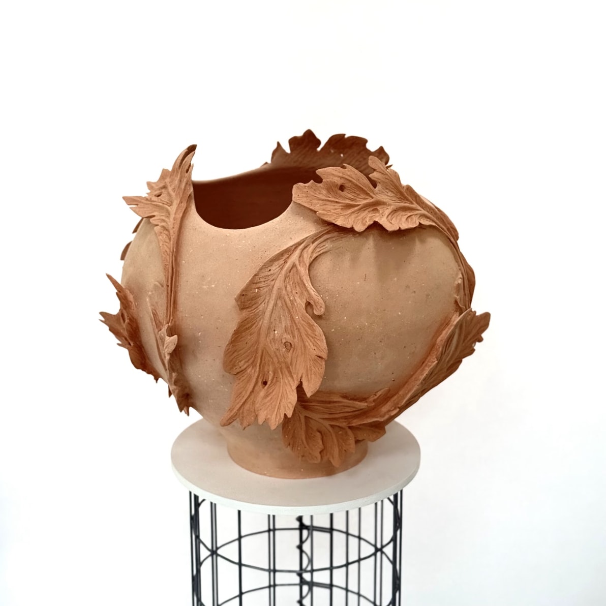 Marina Nimmo, Acanthus Wreath Vase , 2025