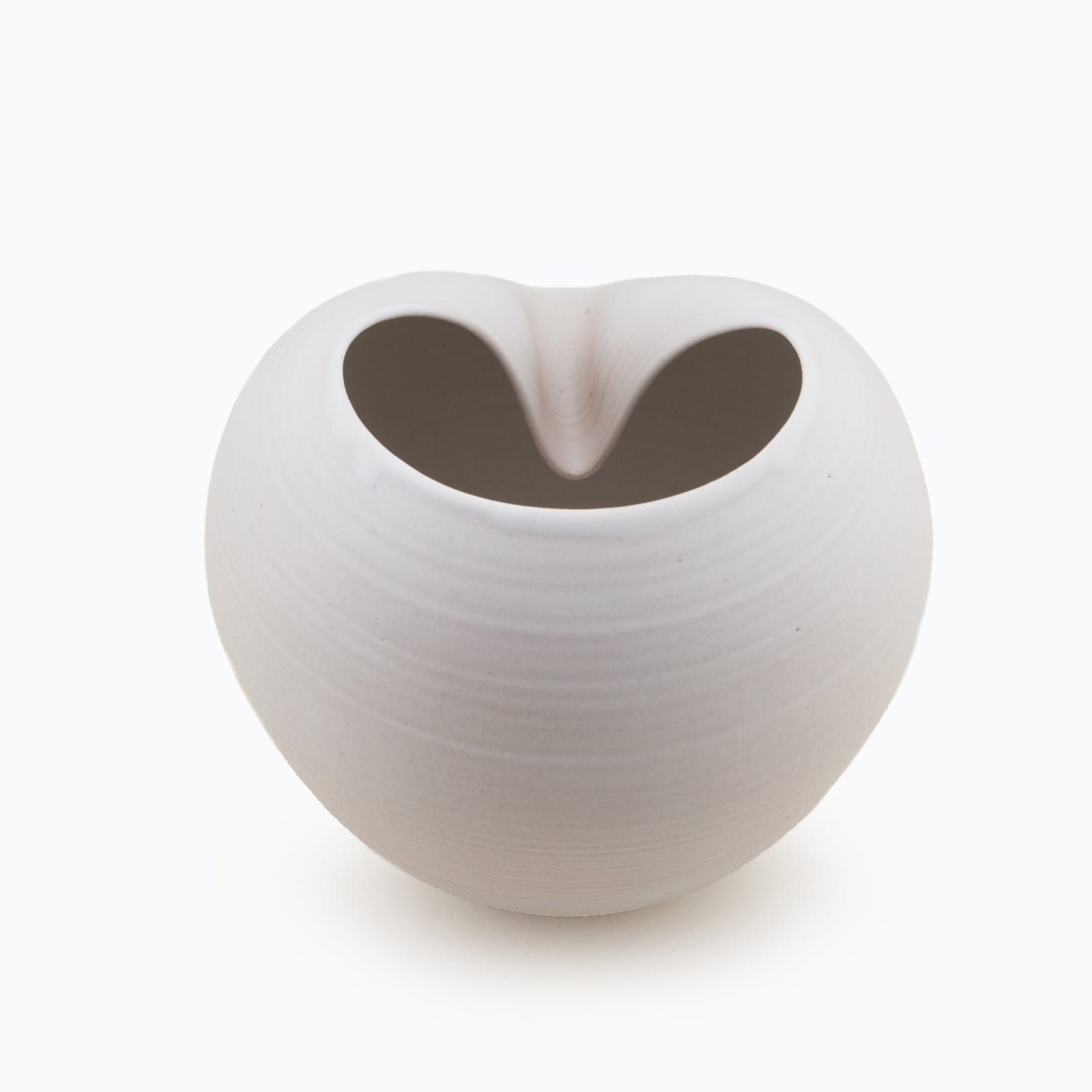 Nicholas Arroyave-Portela, White Oval Form, 2019