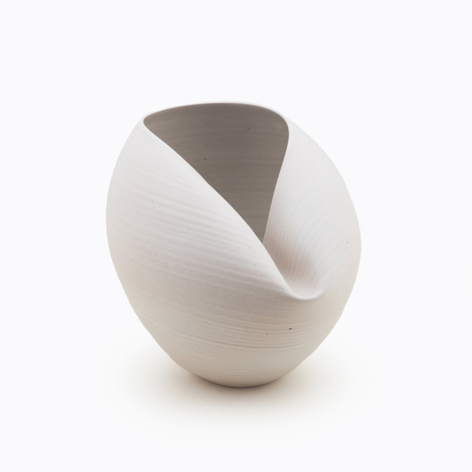 Nicholas Arroyave-Portela, White Oval Form, 2019