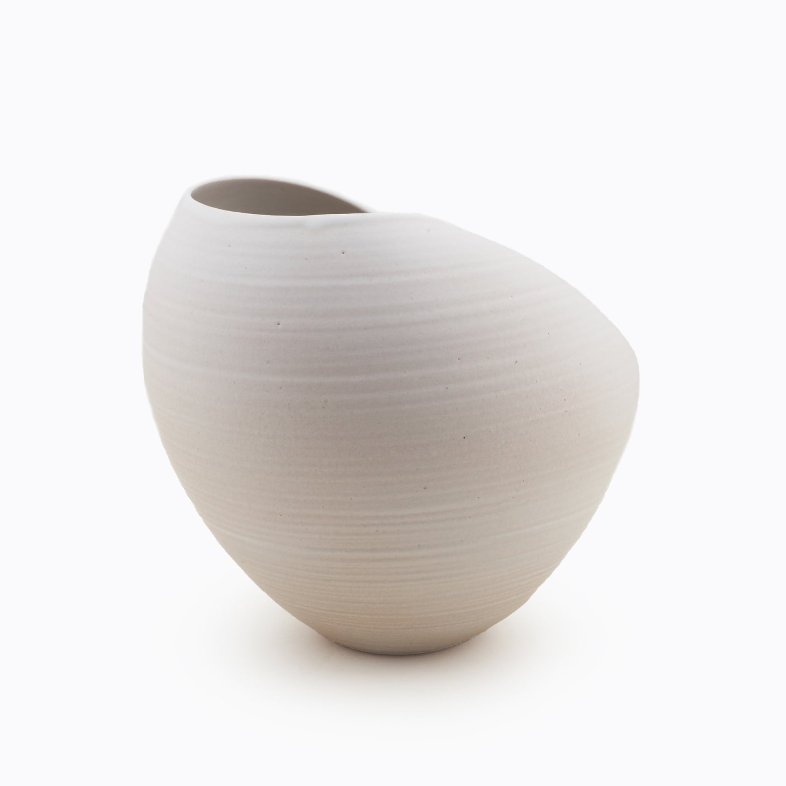 Nicholas Arroyave-Portela, White Oval Form, 2019